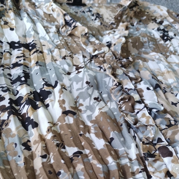 Zara Women's Ruffled Blouse - Cream and Black - Picture 12 of 13